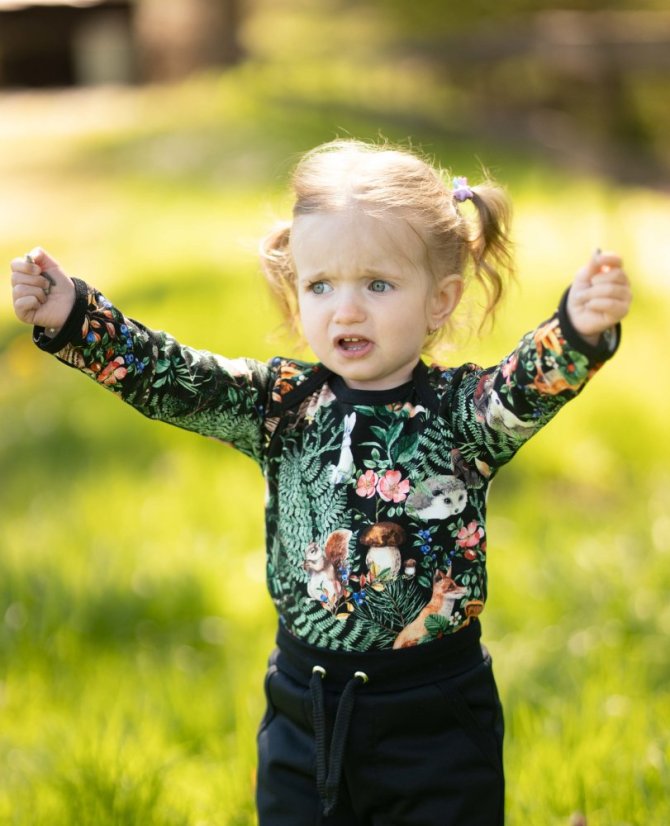 Detské body, lesná noc