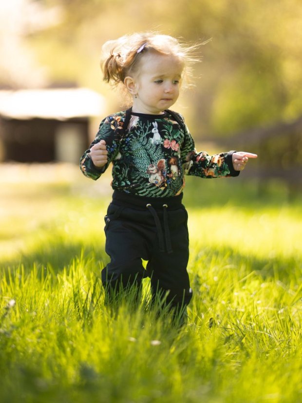 Detské body, lesná noc