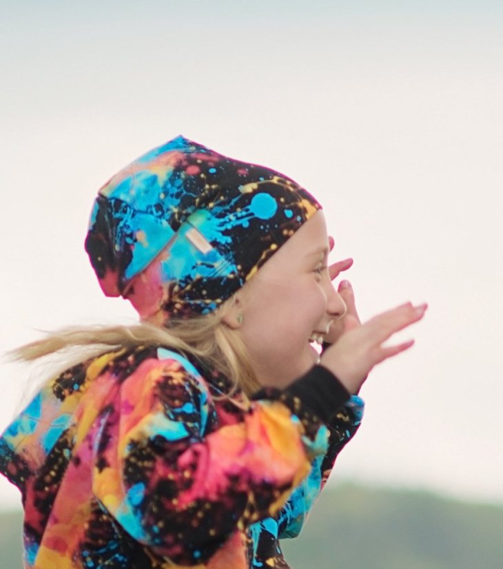 Dětská čepice, exploze barev
