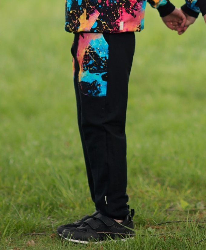 Dětské tepláky, exploze barev černá