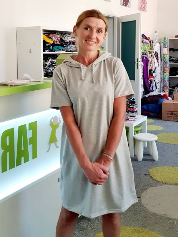 Dámské šaty OVERSIZE HOODY MELEE