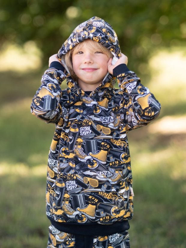 Detská mikina s kapucňou, spreje a graffiti