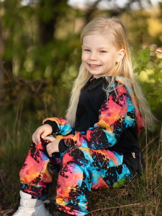 Dětské tepláky, exploze barev