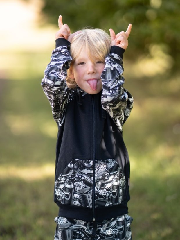 Detská mikina na zips, spreje a graffiti