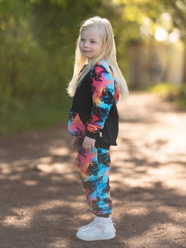 Dětské tepláky, exploze barev