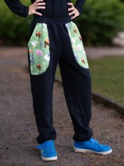 Dětské tepláky, zviřátka z kostek černá