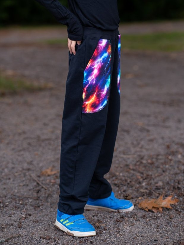 Detské tepláky, neonové blesky čierna