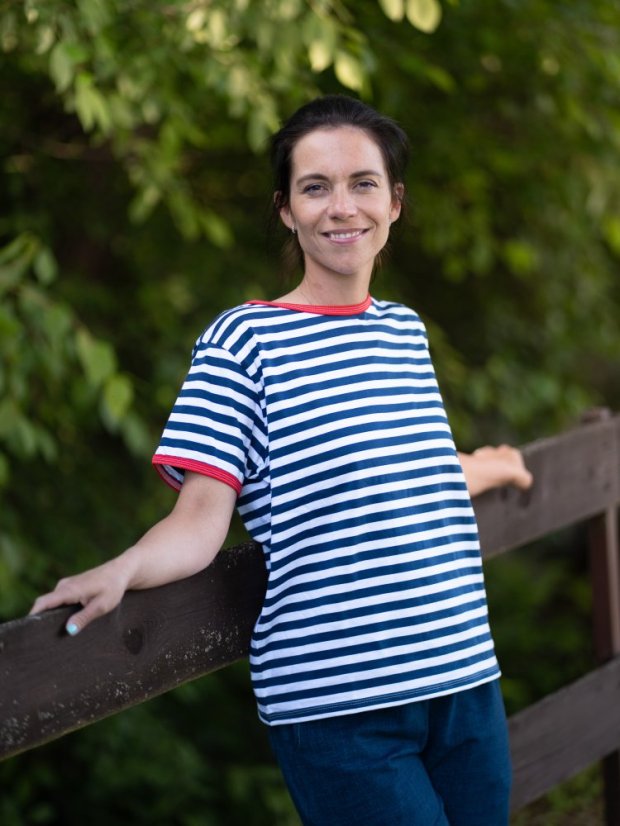 Dámské tričko Oversize, navy námořník s červeným lemováním