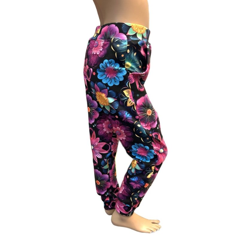 Dětské tepláky, rozkvetlá noc