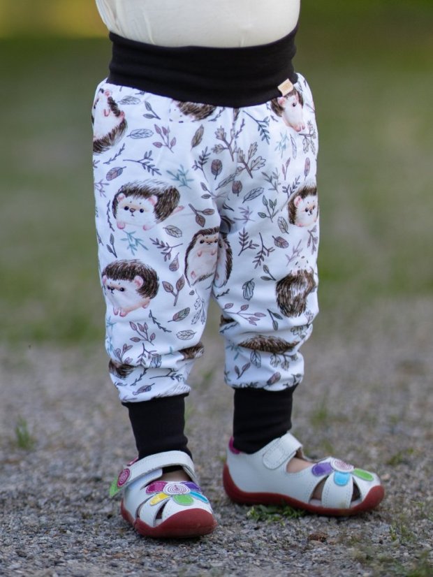 Ľahké detské rastúce nohavice GROW ľahké, ježkovia