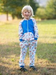 Detské tepláky, na cestách