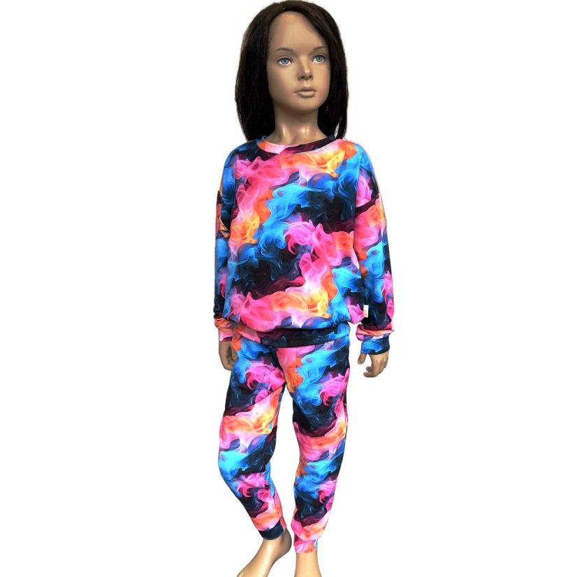 Dětské tepláky, tajemný dým