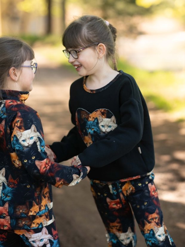 Dětská mikina HIP, divoké kočky černá