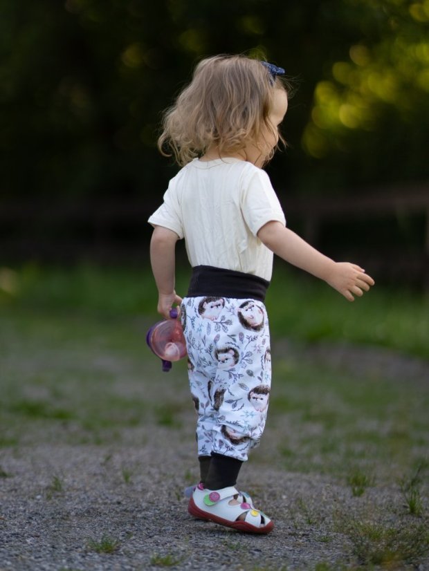 Ľahké detské rastúce nohavice GROW ľahké, ježkovia