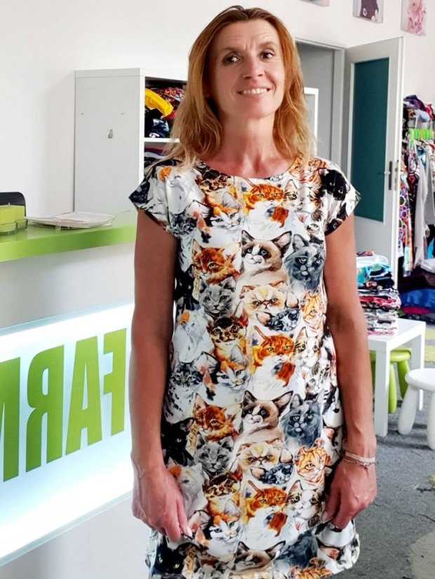 Dámské šaty, kočičí oči