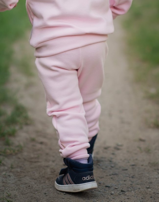 Dětské tepláky Fluffy, různé barvy