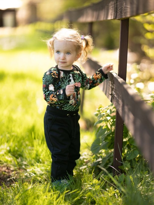 Detské body, lesná noc