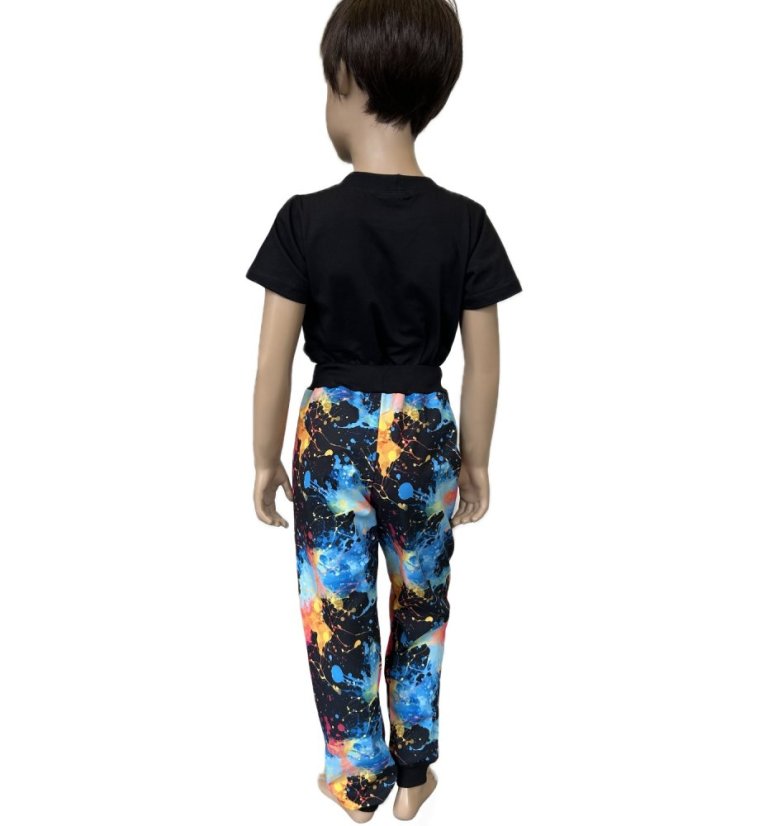 Dětské tepláky, exploze barev